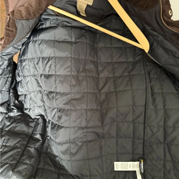 L.L. Bean Men's Black Quilted Vest - Picture 5 of 5